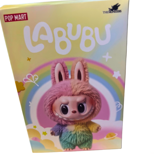 בובת Labubu קשת בענן – לאבובו לא רשמי | בובה חמודה באווירת Pop Mart