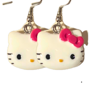 האלו קיטי - זוג עגילים מבית אנימה מרקט רק ב - https://anime-market.co.il