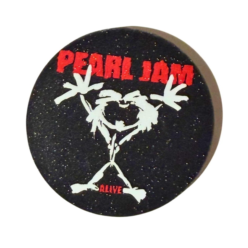 סיכת אספנות Pearl Jam – רוק קלאסי 58 מ”מ מבית אנימה מרקט רק ב - https://anime-market.co.il