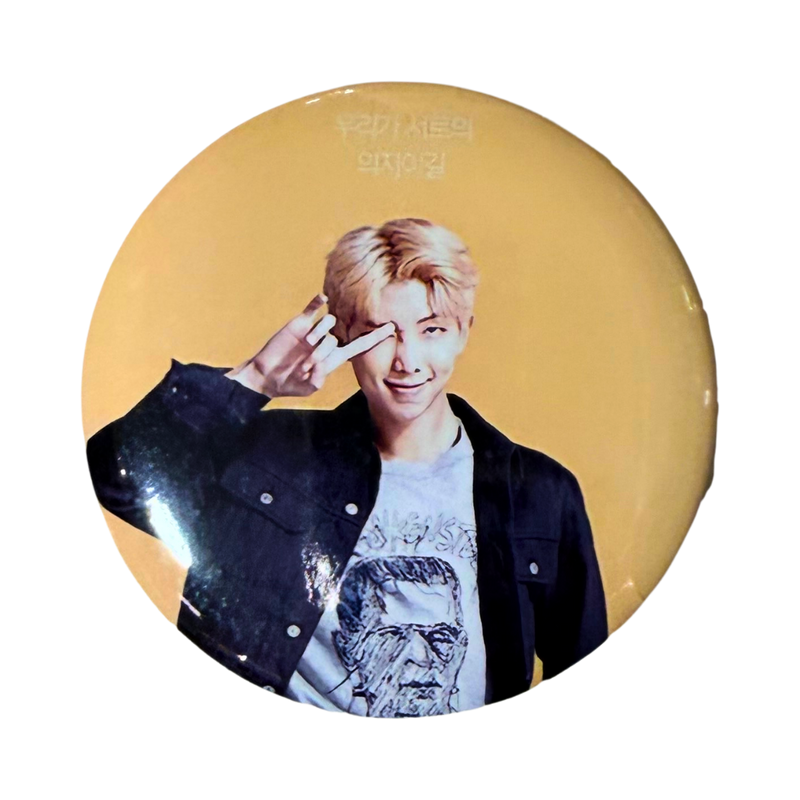 סיכות - BTS – RM (Kim Nam-joon) | סיכת K-POP 58 מ״מ אנימה מרקט https://anime-market.co.il