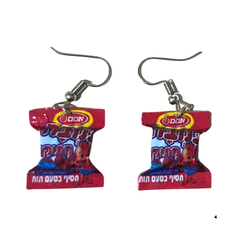 במבה אדומה - זוג עגילים מבית אנימה מרקט רק ב - https://anime-market.co.il