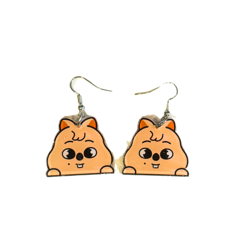 עגילי Han Quokka SKZOO – עגילי אקריליק תלויים Stray Kids | Han