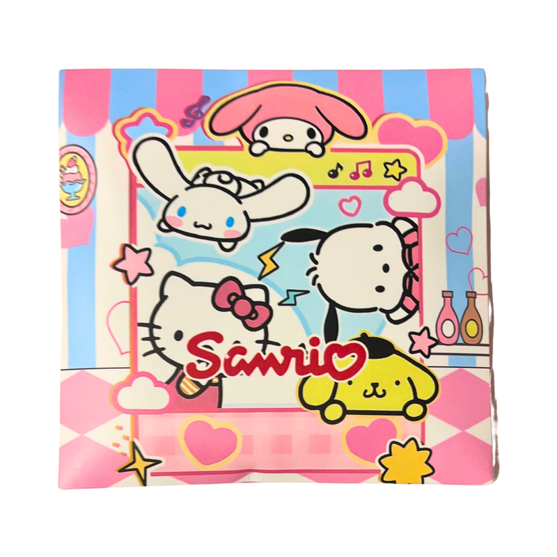 סיכות - 🎀 Hello Kitty וחברים – קופסה סגורה של 10 סיכות הפתעה + קלפי אספנות אנימה מרקט https://anime-market.co.il