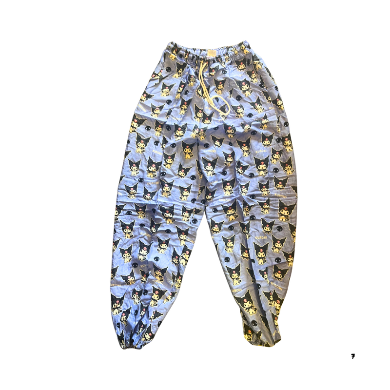 - מכנסי שרוואל קרומי – שני עיצובים בעיצוב חמוד עם קרומי על רקע סגול ושחור | מכנסי קיץ אווריריים – 39 ש”ח במקום 49 ש”ח! רקע סגול אנימה מרקט https://anime-market.co.il