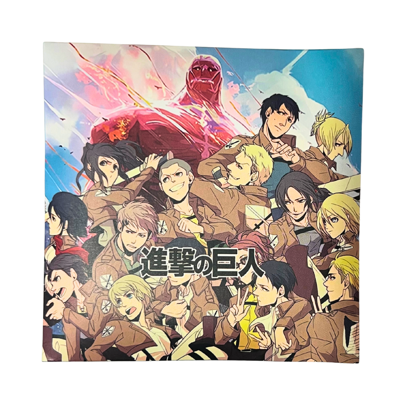 סיכת הפתעה מתקפת הטיטאנים (Attack on Titan) – 58 מ״מ עם קלף חמוד מבית אנימה מרקט רק ב - https://anime-market.co.il