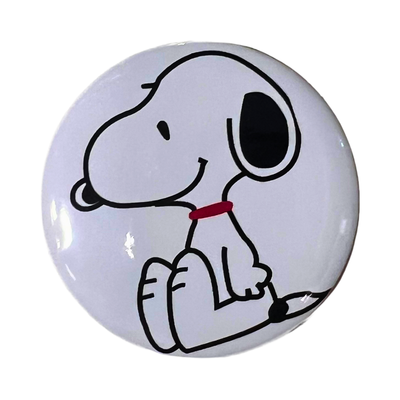 סיכת סנופי קלאסי – סיכת מתכת לאספנים | Snoopy Classic Pin מבית אנימה מרקט רק ב - https://anime-market.co.il
