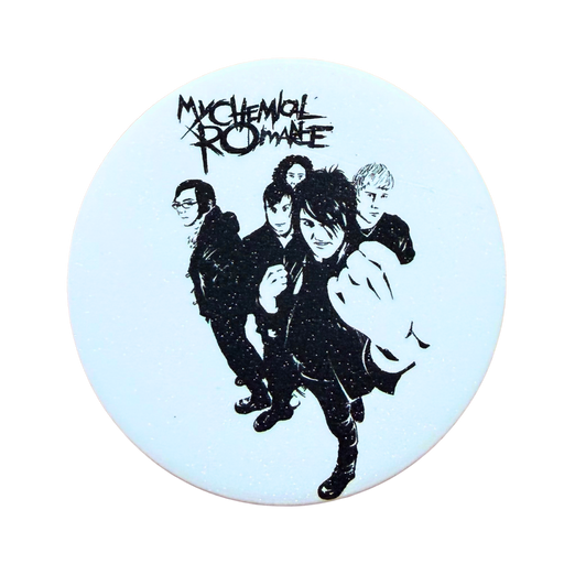 סיכת My Chemical Romance בגודל 58 מ״מ – עיצוב שחור ולבן למעריצים מבית אנימה מרקט רק ב - https://anime-market.co.il