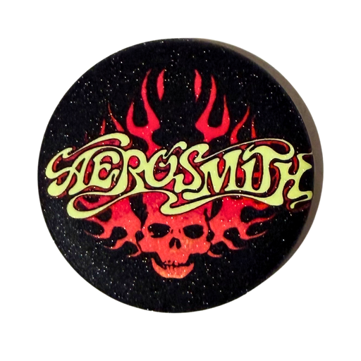 סיכת Aerosmith 58 מ”מ – לוגו להקת רוק קלאסי לאספנים מבית אנימה מרקט רק ב - https://anime-market.co.il
