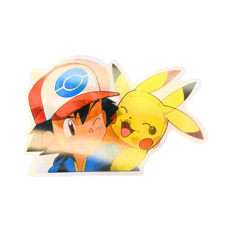 מדבקת תלת־מימד אש קאצ’ם עם פיקאצ’ו על הכתף (Pokémon Lenticular 3D) מבית אנימה מרקט רק ב - https://anime-market.co.il