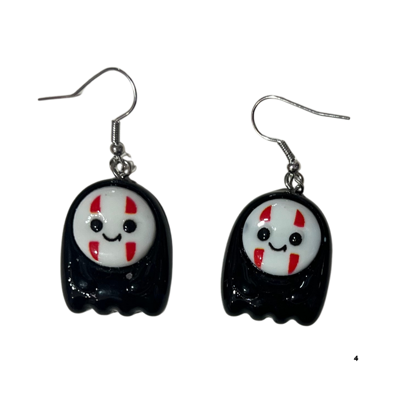 עגילים - עגילי ללא פנים – הקסם של המסע המופלא עכשיו אצלכם! 🌙✨ אנימה מרקט https://anime-market.co.il