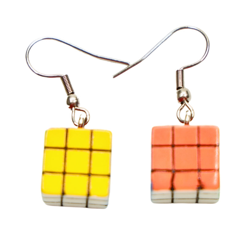 - קוביה הונגרית - זוג עגילים אנימה מרקט https://anime-market.co.il