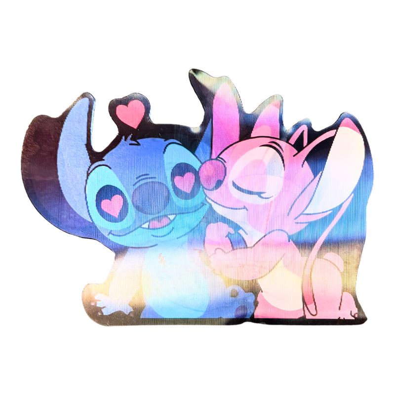 מדבקות - מדבקת 3D סטיץ’ ואיינג’ל לרכב – אפקט תנועה Lenticular Peeker | מדבקה עמידה ב־19.9 ש”ח אנימה מרקט https://anime-market.co.il