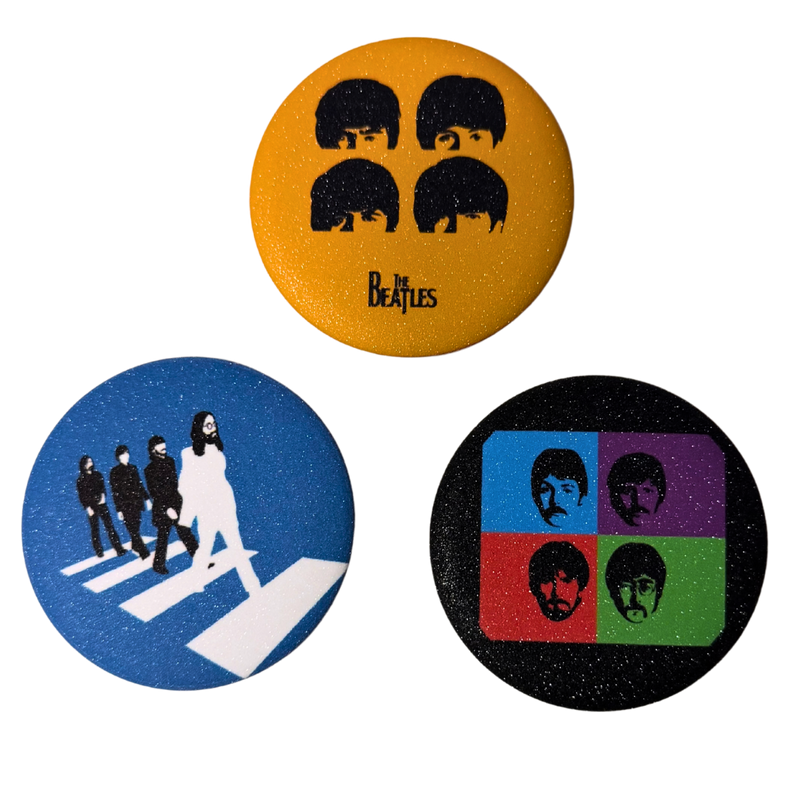 סט של 3 סיכות The Beatles 58 מ”מ – סיכות אספנות רוק קלאסי מבית אנימה מרקט רק ב - https://anime-market.co.il