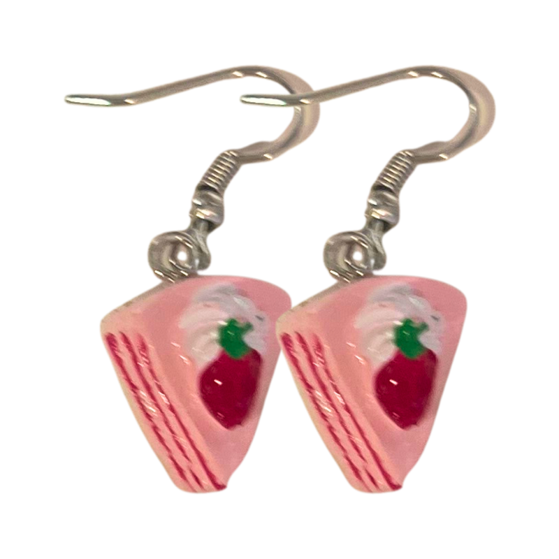 עוגת תות - זוג עגילים 🍓 מבית אנימה מרקט רק ב - https://anime-market.co.il