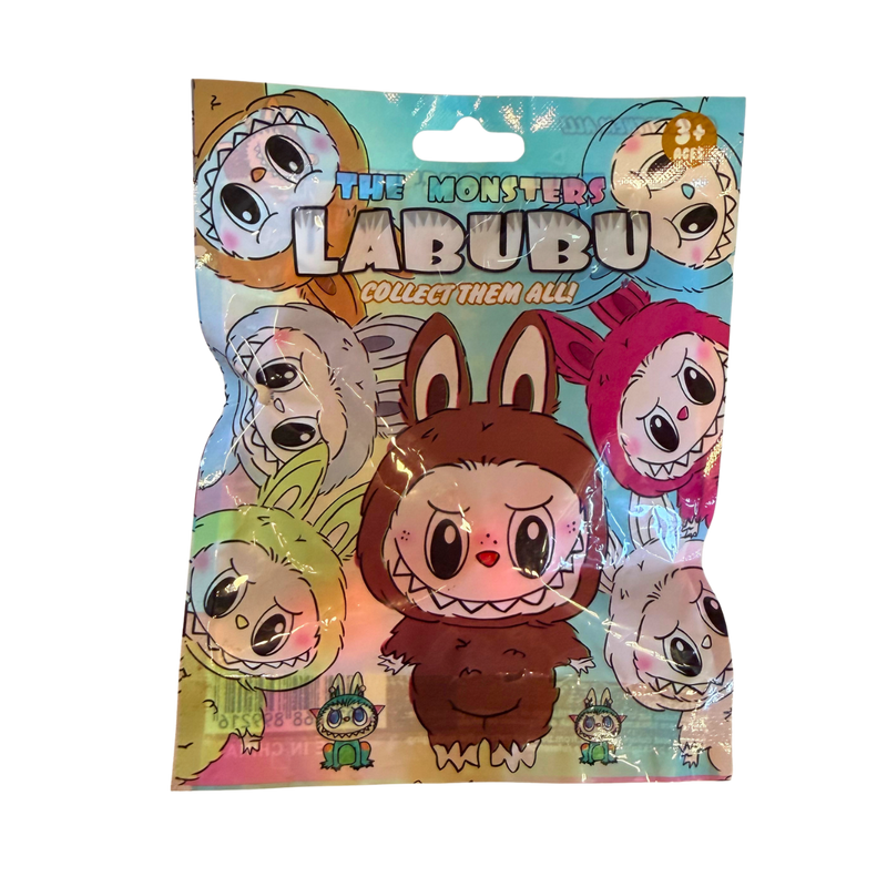 שקית הפתעה לאבובו – Labubu | צעצוע ו־3 קלפים | תואם מקור